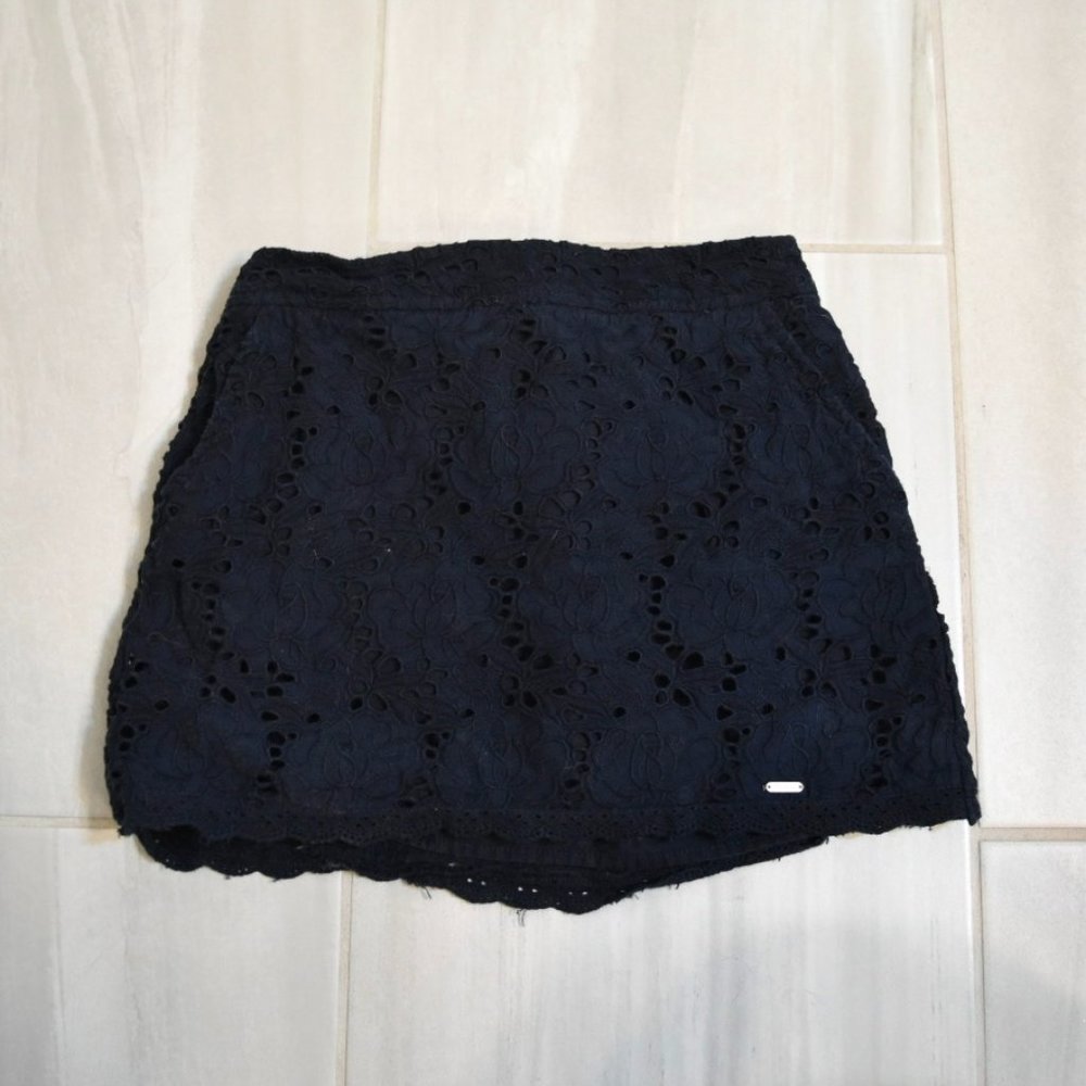 Gilly Hicks Navy Floral Lace Mini Skirt